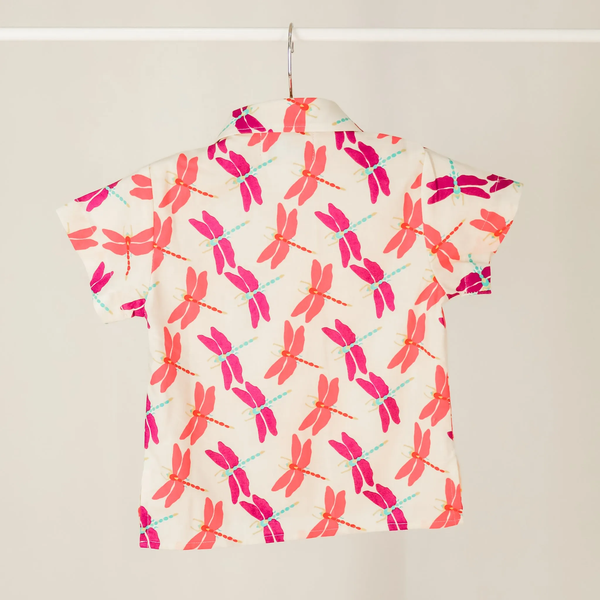 Children's Cosmo shirt in Dragonfly (cream)